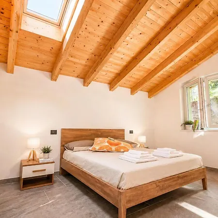 Appartement Andrea Vista *